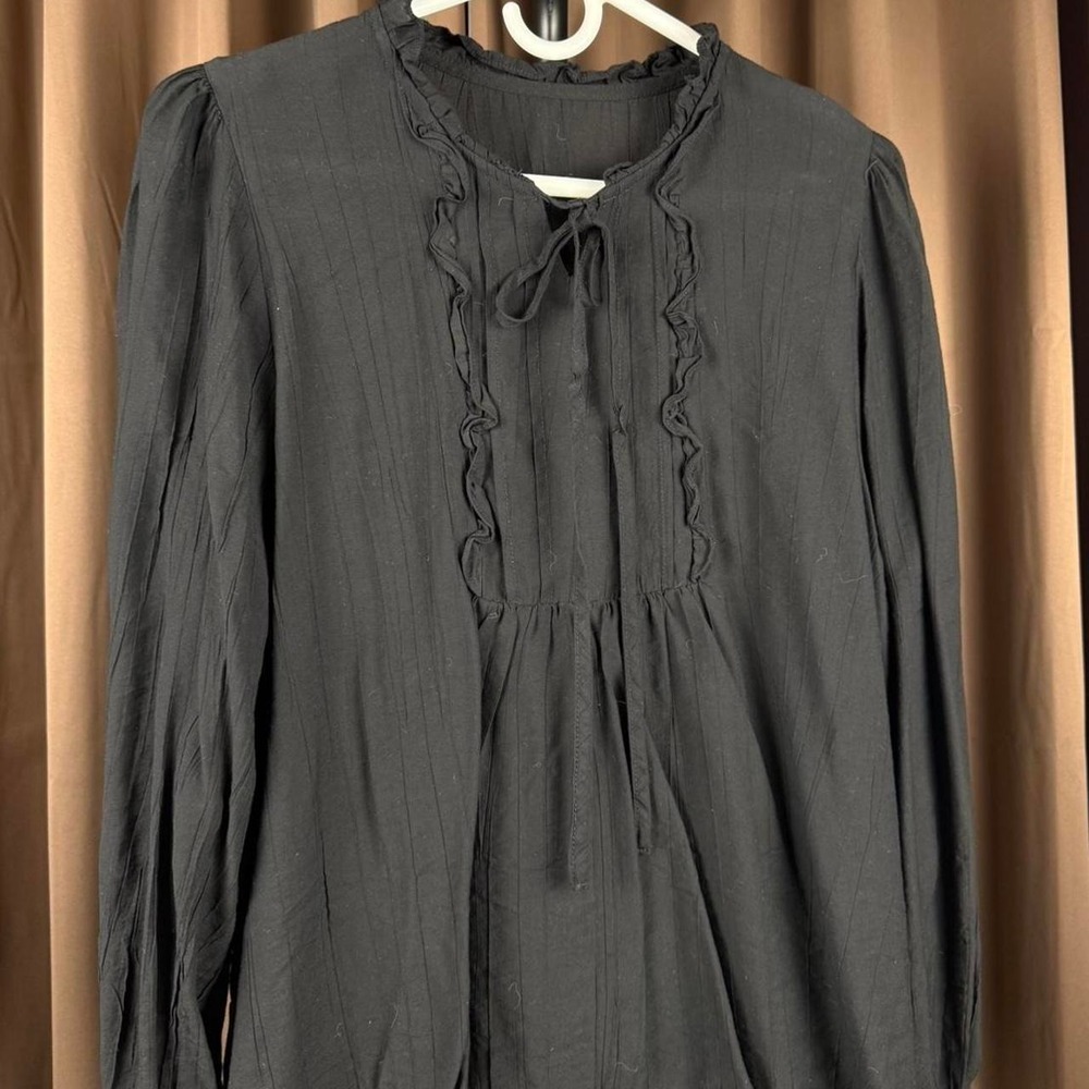 Dazy Black Long Sleeve Blouse Frilly Neckline Tie Front Pintuck Pleated Top L